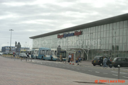 06 lennon_airport