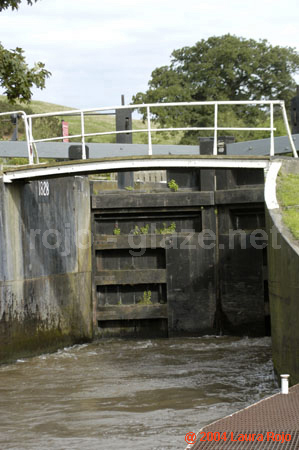 116 canal_doors